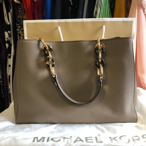 💥Last Chance!💥Michael Kors - Cynthia satchel - Picture 7 of 8